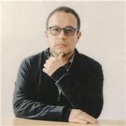 Soy escritor y médico salubrista, especialista en métodos de investigación social, por lo tanto, soy apto para enseñar en español a varios estudiantes de niveles básicos, intermedios y avanzados